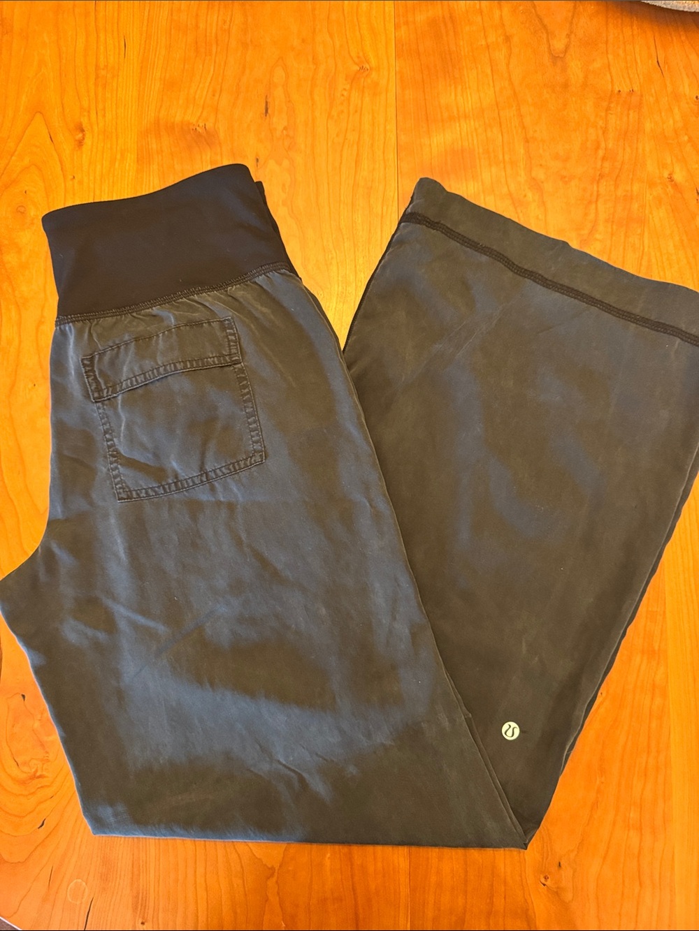lululemon athletica Black Pull-On Sweatpant Joggers